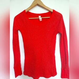 No Boundaries Red Fitted Ribbed Long Sleeve Blouse With Gold Accent